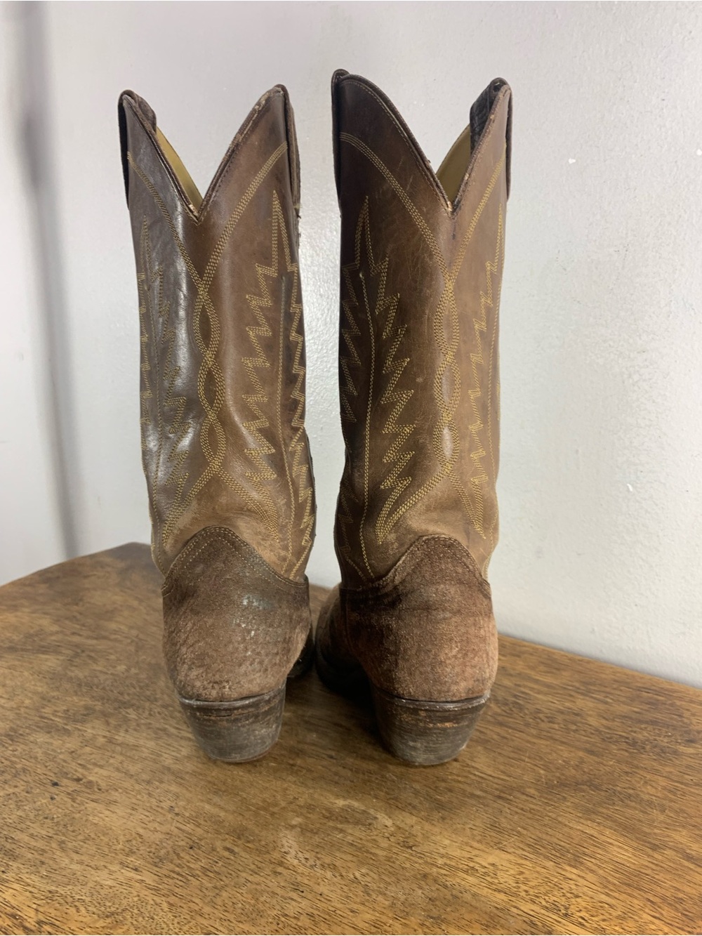 Vintage distressed leather cowboy boots - Picture 9 of 13